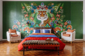 Luxurious 19th century mansion with jacuzzy y cine